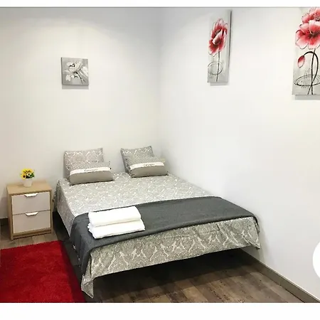 Apartmán Atico, With 2 Bedrooms Santa Coloma de Gramanet