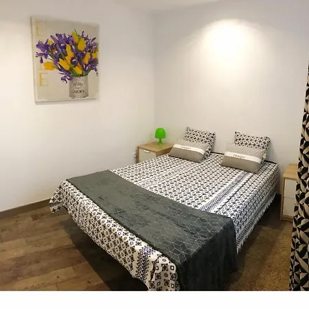 Apartment Atico, With 2 Bedrooms Santa Coloma de Gramenet